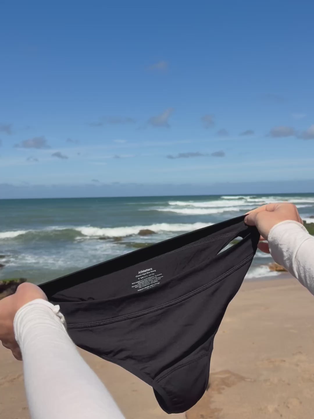 Video laden: Classic High Rise Thong in Zwart